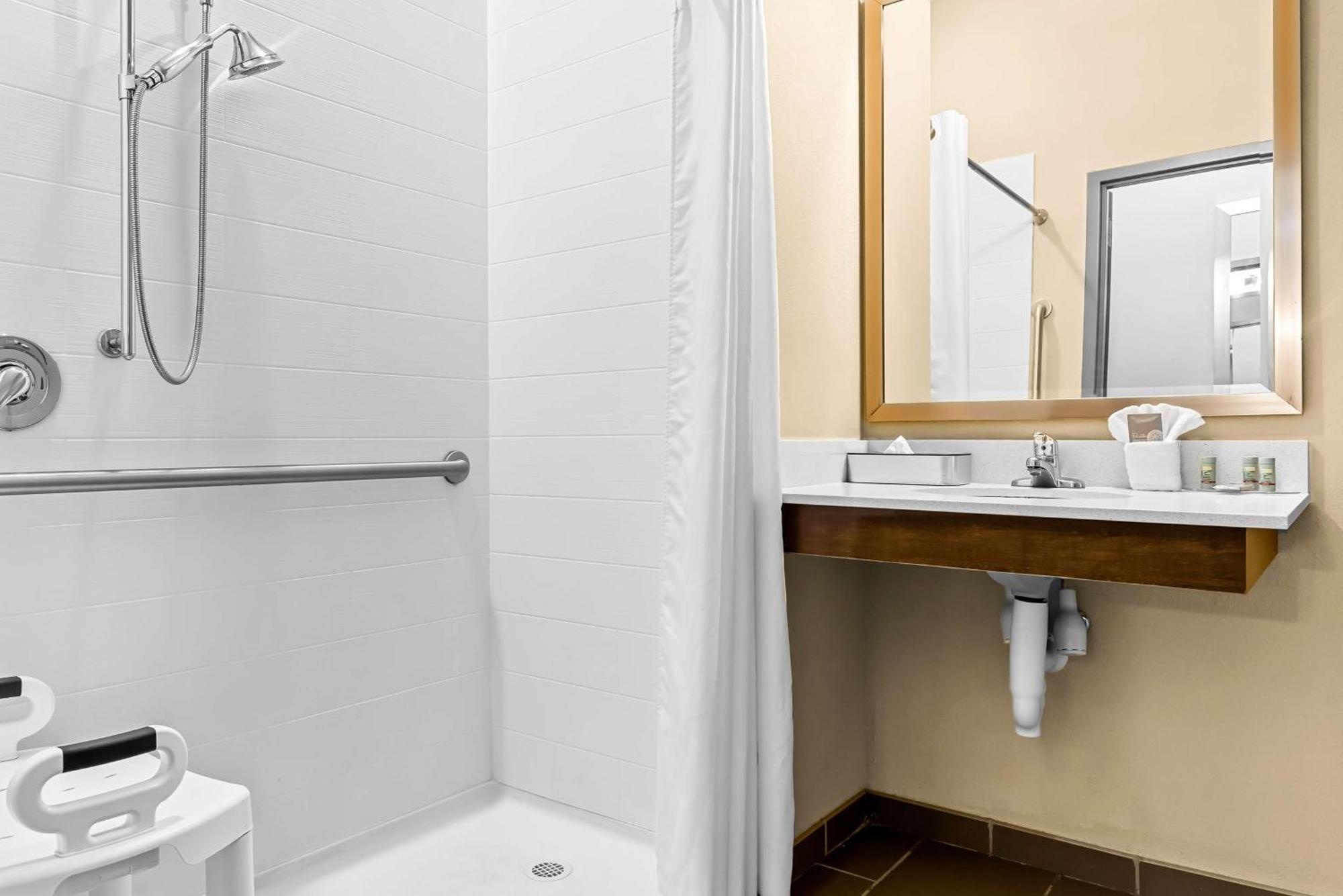 Best Western St. Louis Airport North Hotel & Suites Hazelwood Exteriör bild