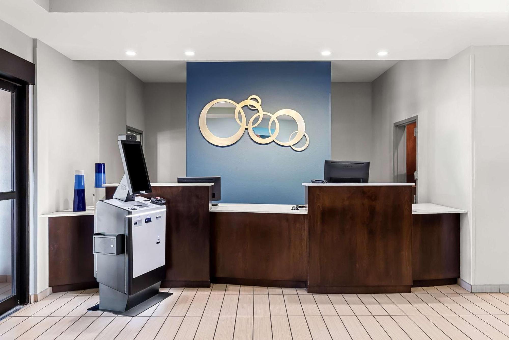 Best Western St. Louis Airport North Hotel & Suites Hazelwood Exteriör bild